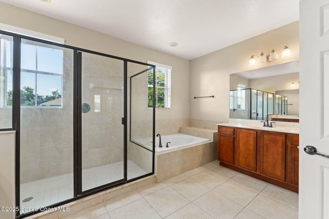 2032 Elkins Point Point, Melbourne, FL 32935