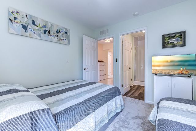 460 Ocean Creek Dr Apt 17, Myrtle Beach, SC 29572