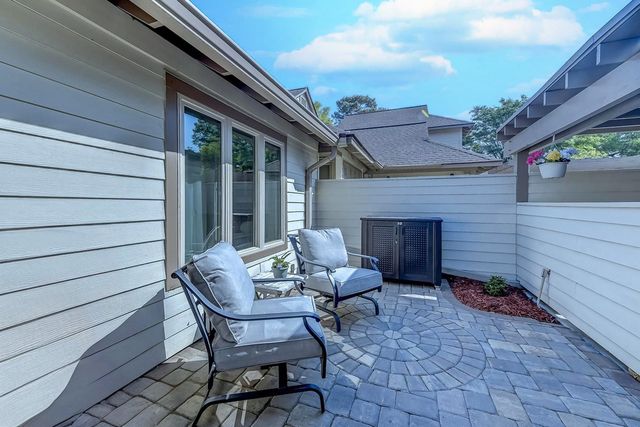 460 Ocean Creek Dr Apt 17, Myrtle Beach, SC 29572