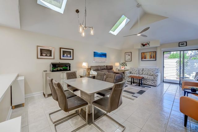 460 Ocean Creek Dr Apt 17, Myrtle Beach, SC 29572