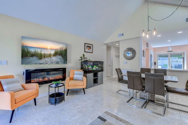 460 Ocean Creek Dr Apt 17, Myrtle Beach, SC 29572