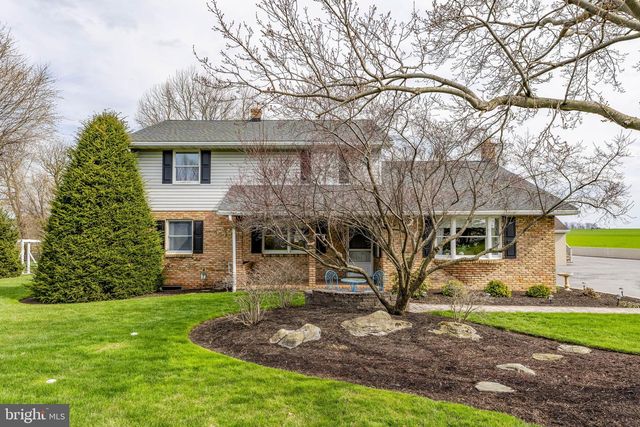 897 S CUSTER AVE, New Holland, PA 17557