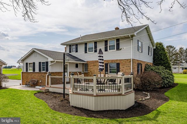 897 S CUSTER AVE, New Holland, PA 17557