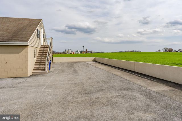897 S CUSTER AVE, New Holland, PA 17557