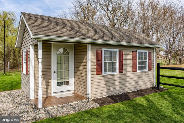 897 S CUSTER AVE, New Holland, PA 17557
