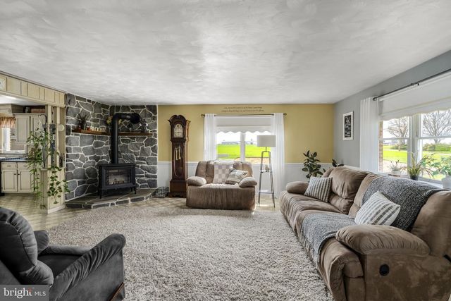 897 S CUSTER AVE, New Holland, PA 17557