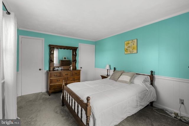 897 S CUSTER AVE, New Holland, PA 17557