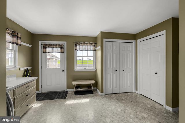 897 S CUSTER AVE, New Holland, PA 17557