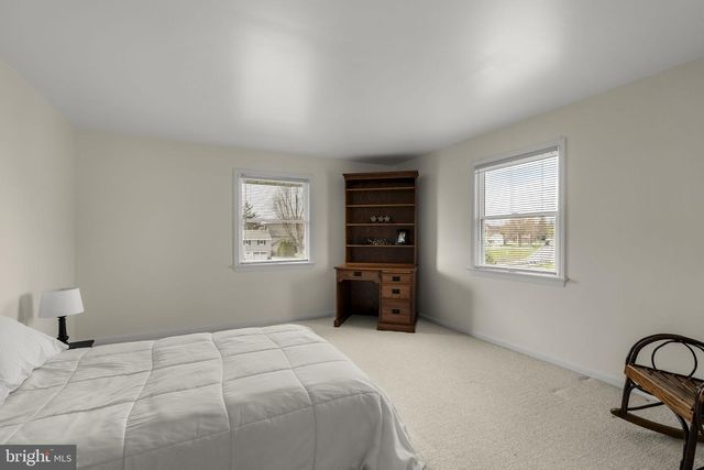 897 S CUSTER AVE, New Holland, PA 17557