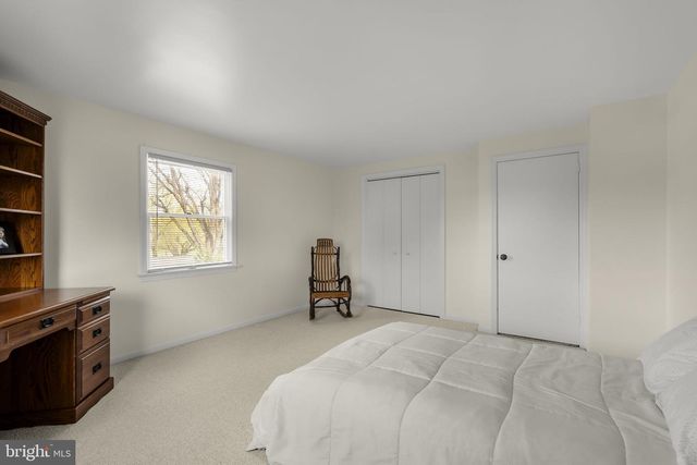 897 S CUSTER AVE, New Holland, PA 17557