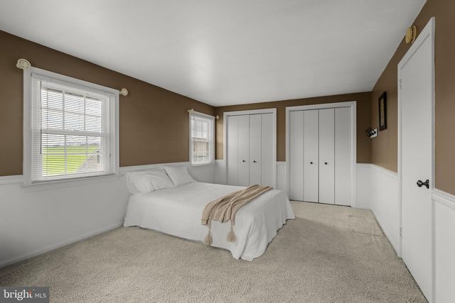 897 S CUSTER AVE, New Holland, PA 17557