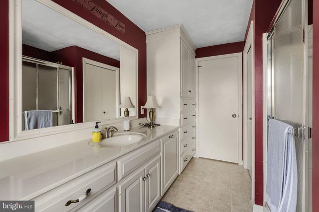 897 S CUSTER AVE, New Holland, PA 17557
