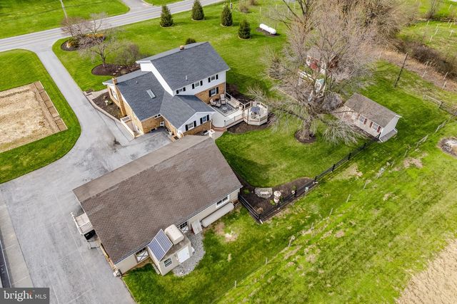 897 S CUSTER AVE, New Holland, PA 17557