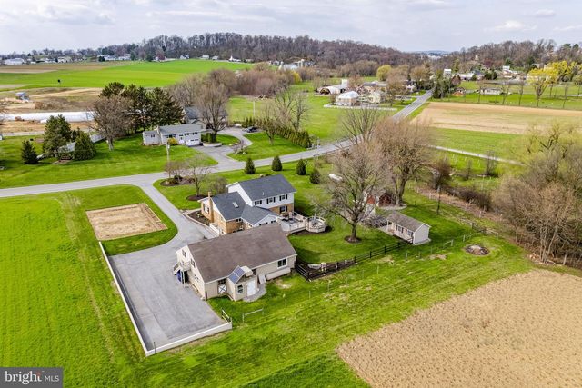 897 S CUSTER AVE, New Holland, PA 17557