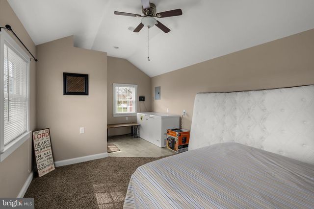 897 S CUSTER AVE, New Holland, PA 17557