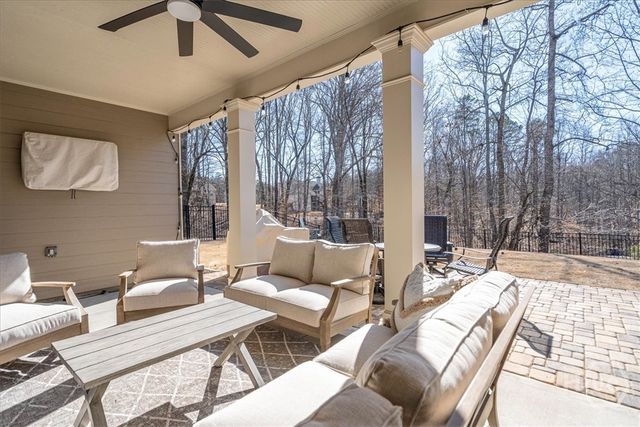 309 Sterling Lake Way, Jefferson, GA 30549