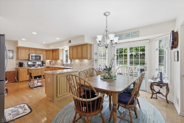 42 Copper Penny Rd, Raritan Twp., NJ 08822