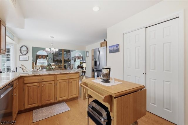 42 Copper Penny Rd, Raritan Twp., NJ 08822