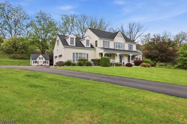 42 Copper Penny Rd, Raritan Twp., NJ 08822