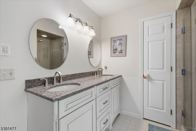42 Copper Penny Rd, Raritan Twp., NJ 08822