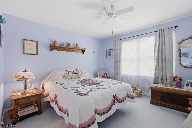 42 Copper Penny Rd, Raritan Twp., NJ 08822