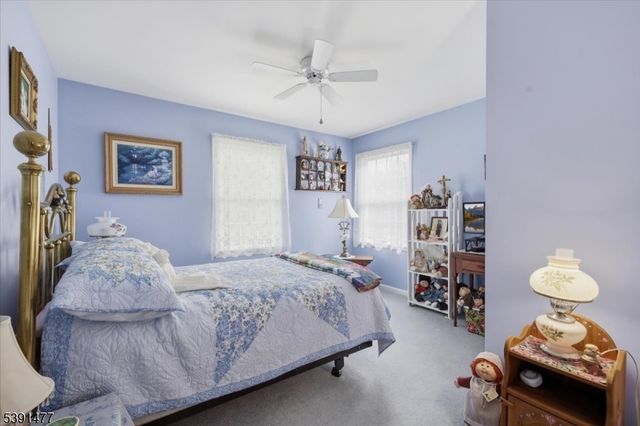 42 Copper Penny Rd, Raritan Twp., NJ 08822