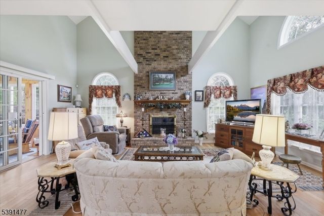 42 Copper Penny Rd, Raritan Twp., NJ 08822