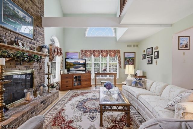 42 Copper Penny Rd, Raritan Twp., NJ 08822
