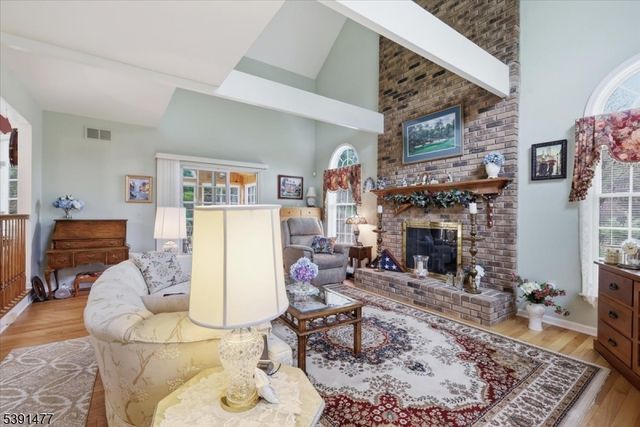 42 Copper Penny Rd, Raritan Twp., NJ 08822