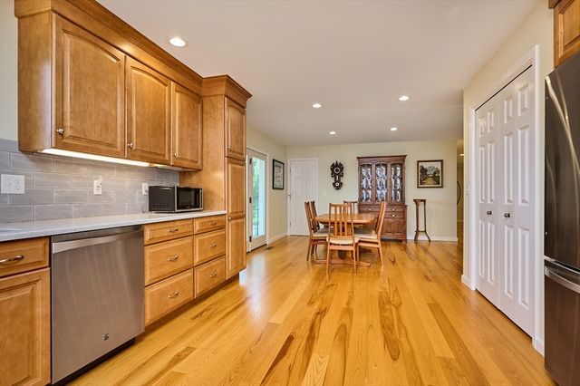 420 Hadley Rd, Sunderland, MA 01375
