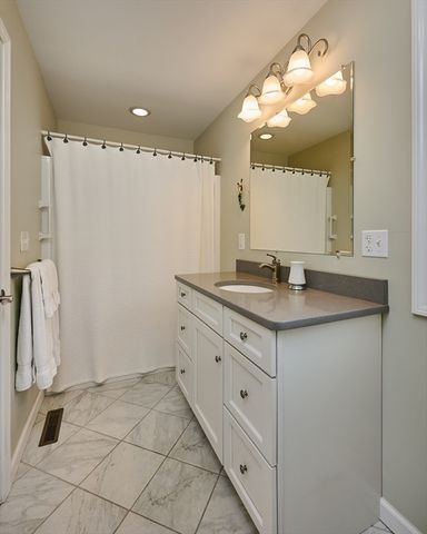 420 Hadley Rd, Sunderland, MA 01375