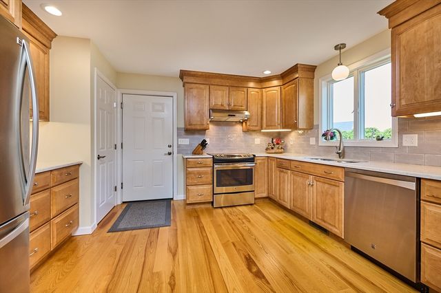 420 Hadley Rd, Sunderland, MA 01375
