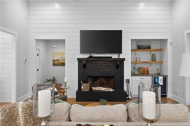 6570 Crestwood Peninsula, Flowery Branch, GA 30542