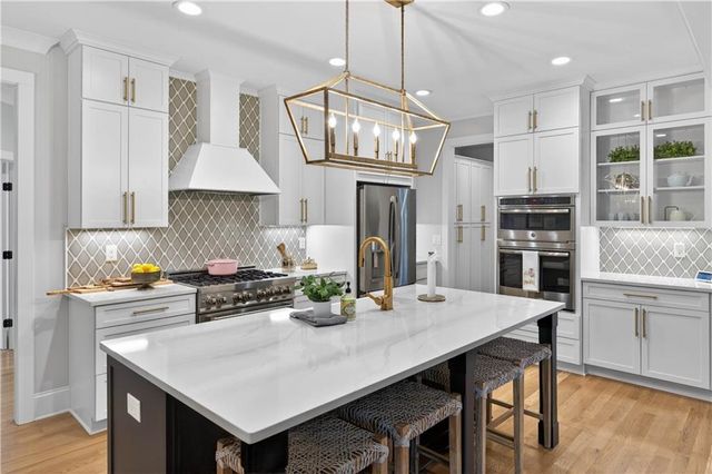 6570 Crestwood Peninsula, Flowery Branch, GA 30542