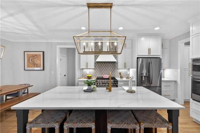 6570 Crestwood Peninsula, Flowery Branch, GA 30542