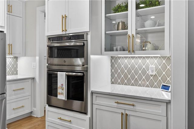 6570 Crestwood Peninsula, Flowery Branch, GA 30542