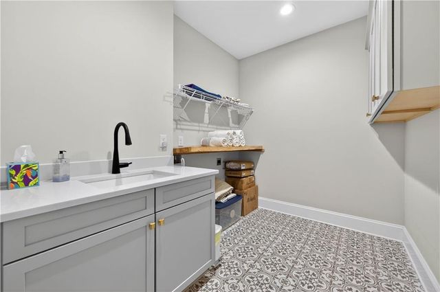 6570 Crestwood Peninsula, Flowery Branch, GA 30542