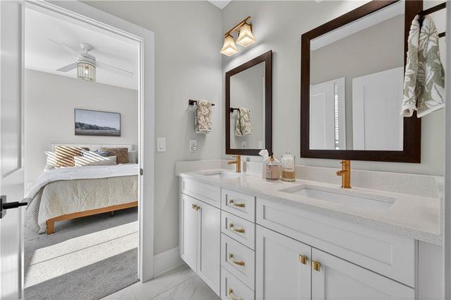 6570 Crestwood Peninsula, Flowery Branch, GA 30542