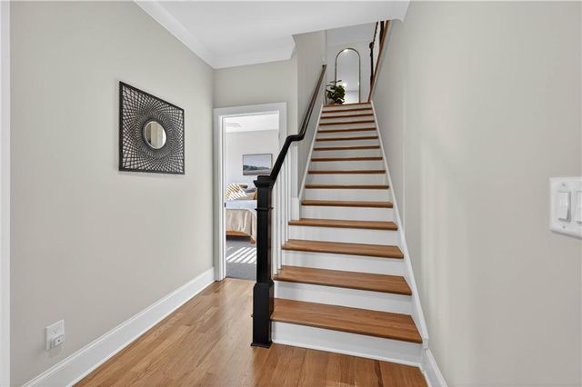 6570 Crestwood Peninsula, Flowery Branch, GA 30542