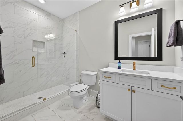 6570 Crestwood Peninsula, Flowery Branch, GA 30542