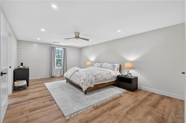 6570 Crestwood Peninsula, Flowery Branch, GA 30542