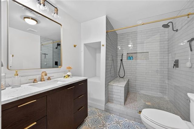 6570 Crestwood Peninsula, Flowery Branch, GA 30542