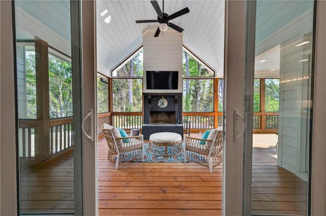 6570 Crestwood Peninsula, Flowery Branch, GA 30542