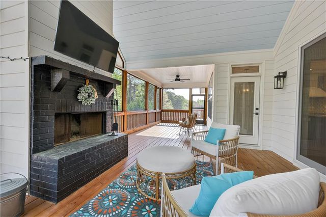 6570 Crestwood Peninsula, Flowery Branch, GA 30542