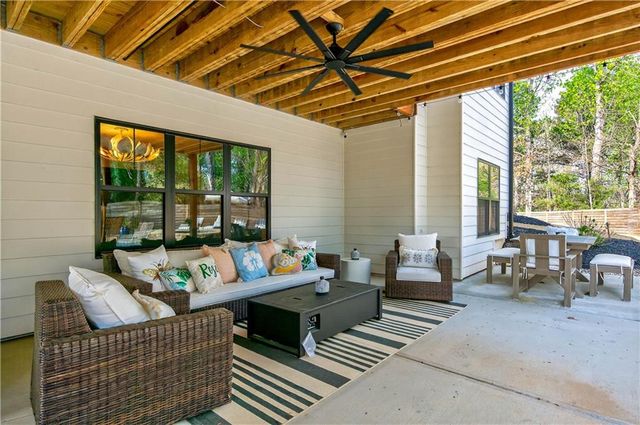 6570 Crestwood Peninsula, Flowery Branch, GA 30542