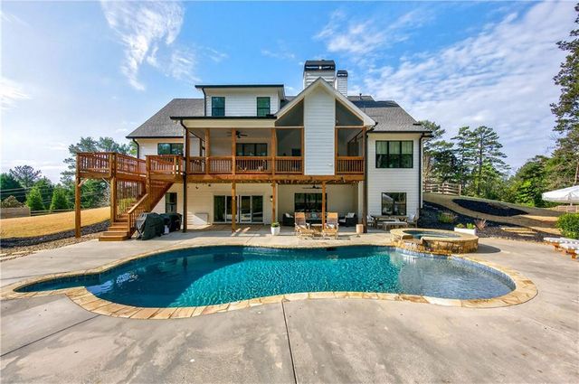 6570 Crestwood Peninsula, Flowery Branch, GA 30542