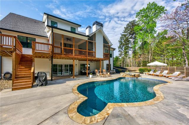 6570 Crestwood Peninsula, Flowery Branch, GA 30542