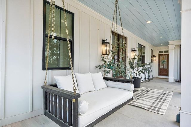 6570 Crestwood Peninsula, Flowery Branch, GA 30542