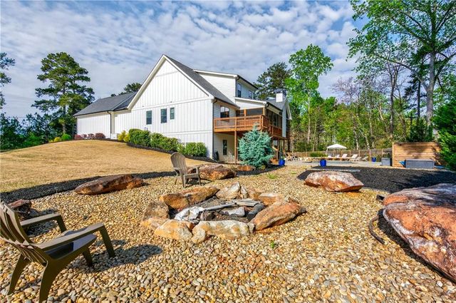 6570 Crestwood Peninsula, Flowery Branch, GA 30542