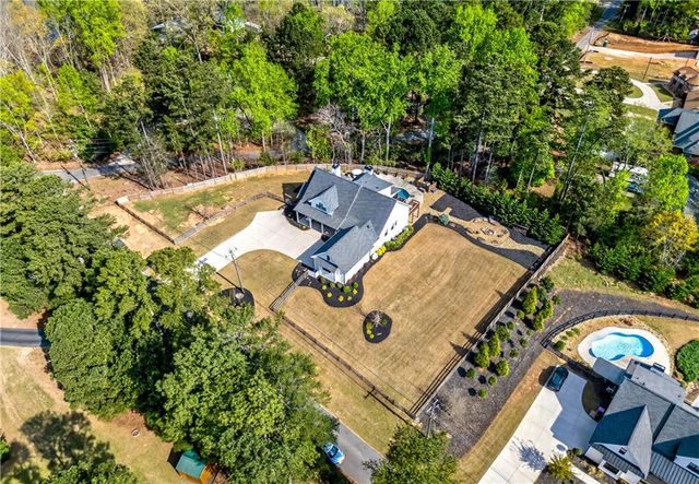 6570 Crestwood Peninsula, Flowery Branch, GA 30542